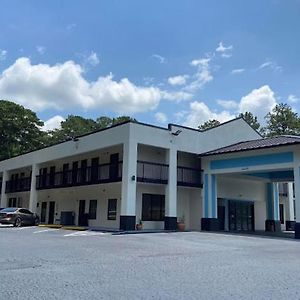 Speedway Inn & Suites